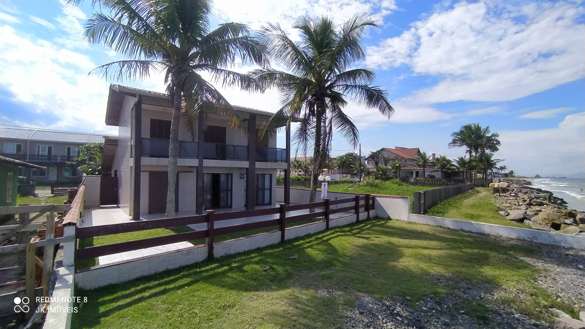 #100 - Sobrado para Venda em Itapoá - SC