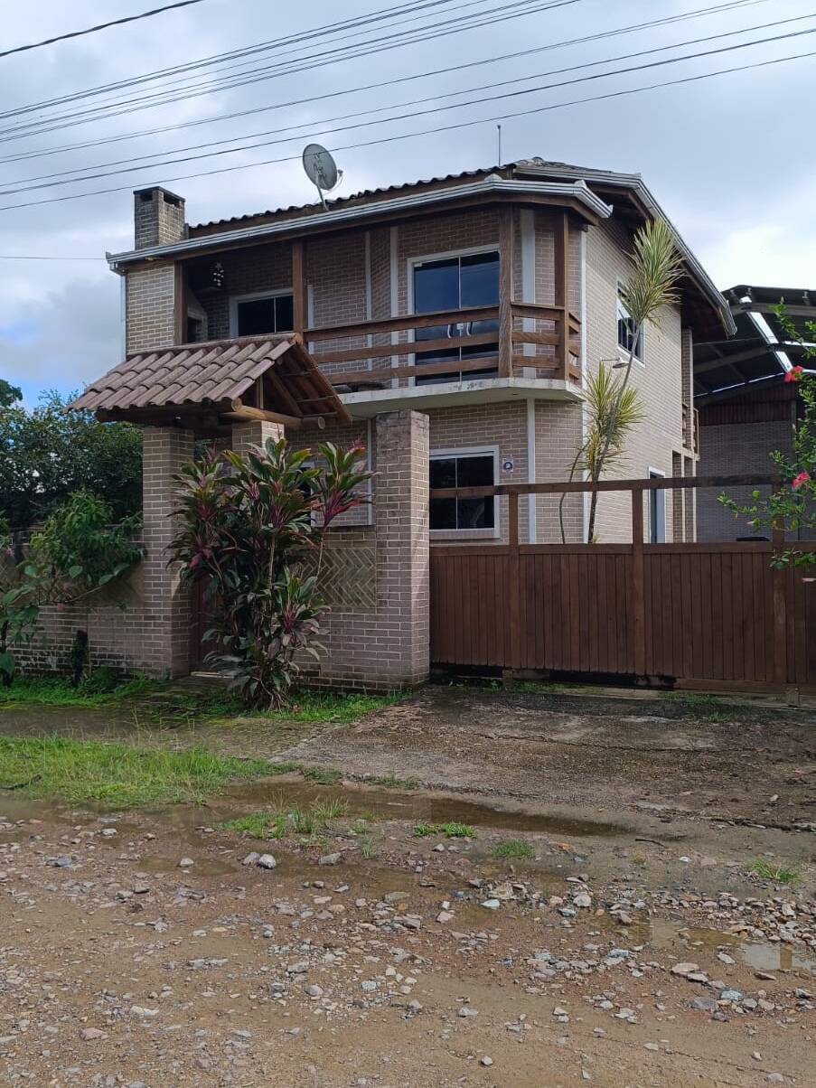 #137 - Sobrado para Locação em Itapoá - SC
