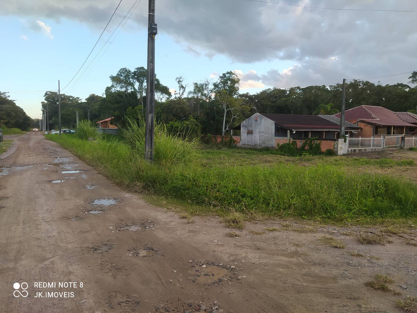 TERRENO DE ESQUINA A VENDA NO BALNEÁRIO SAÍ MIRIM, BARRA DO SAÍ- ITAPOÁ SC