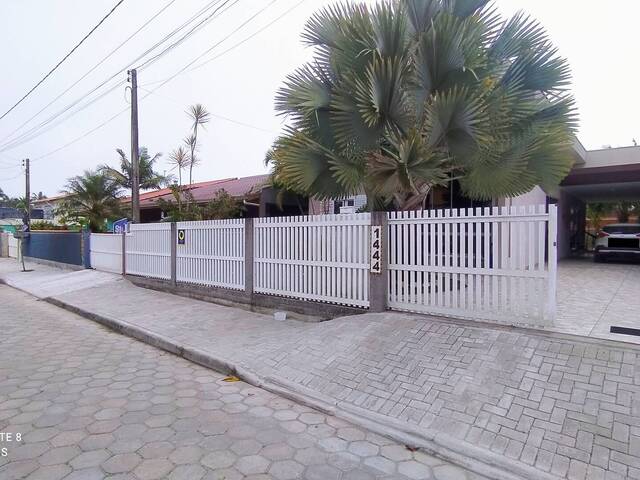 #88 - Casa para Venda em Itapoá - SC